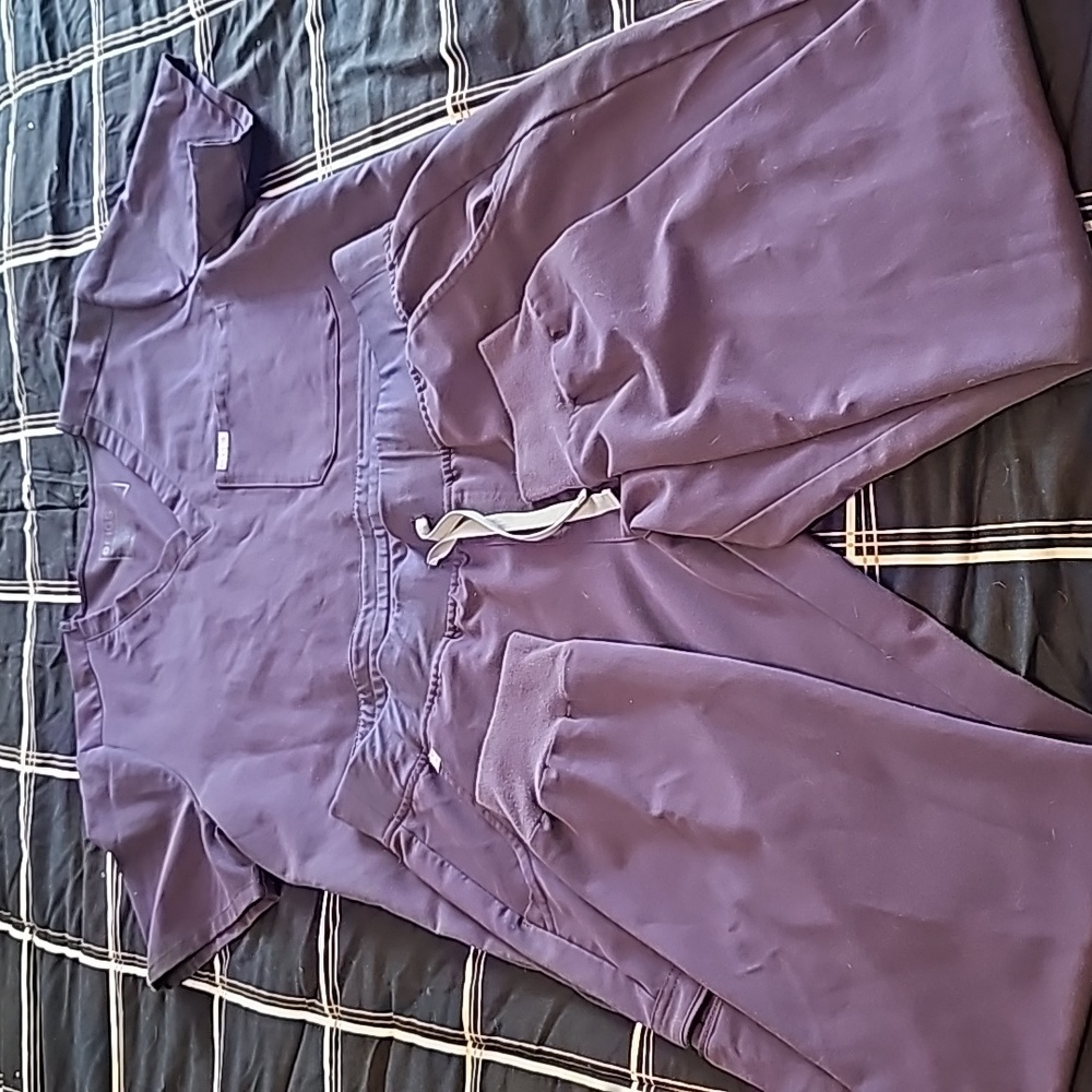 Figs 💜 Purple Shadow scrub set